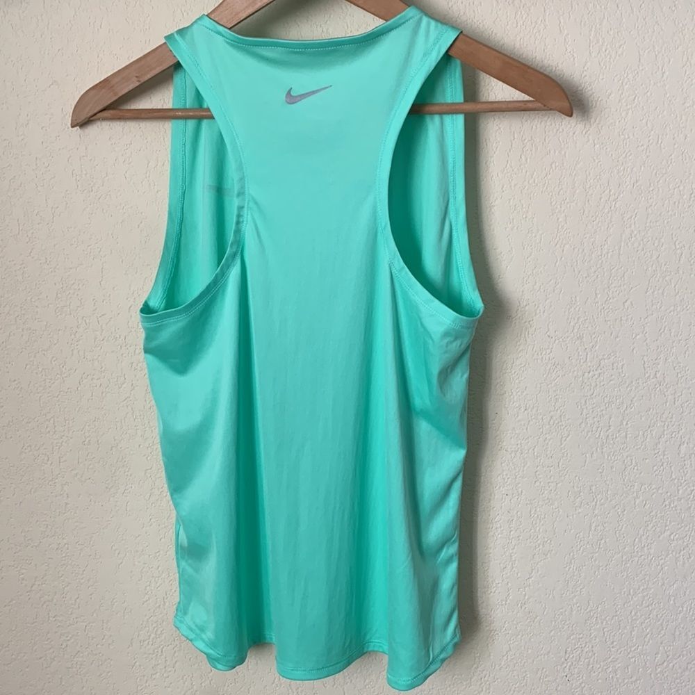 Nike Essential Running Tank - Picture 4 of 7